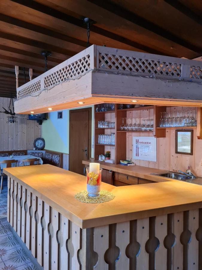 Gaestehaus Gamsblick เวอร์เฟนแวง ภายนอก รูปภาพ