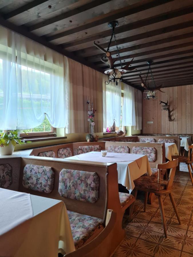 Gaestehaus Gamsblick เวอร์เฟนแวง ภายนอก รูปภาพ